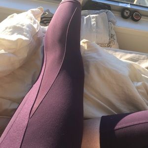 ALO Yoga Plum Purple Capris